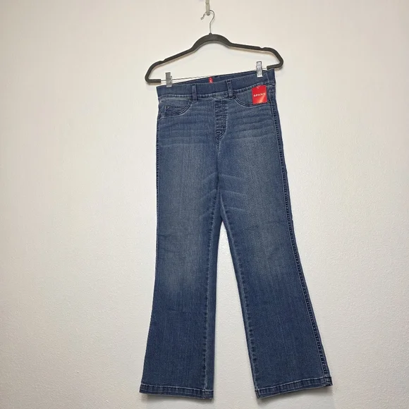 NWT SPANX Kick Flare Crop Jeans In Vintage Indigo Sz Medium - Picture 3 of 9